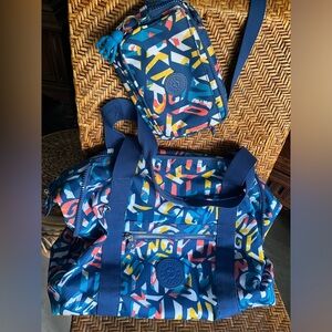 Set - Kipling Logo Medium Art Tote and Abanu Multi Convertible Crossbody Bag